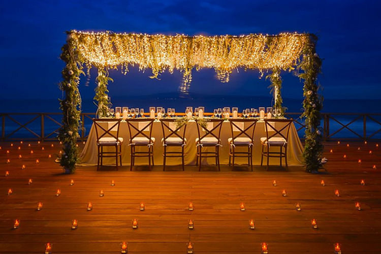 Light Up Your Evening Reception! 9 Magical Ways For An Outdoor Wedding