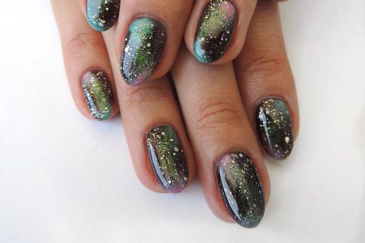 3 Easy Ways To Change Up Your Glitter Nails - Female
