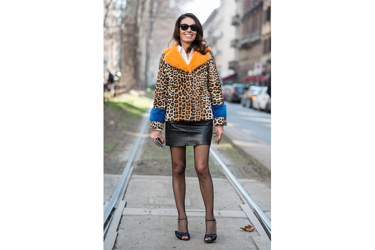 Leopard print mini skirt hotsell street style