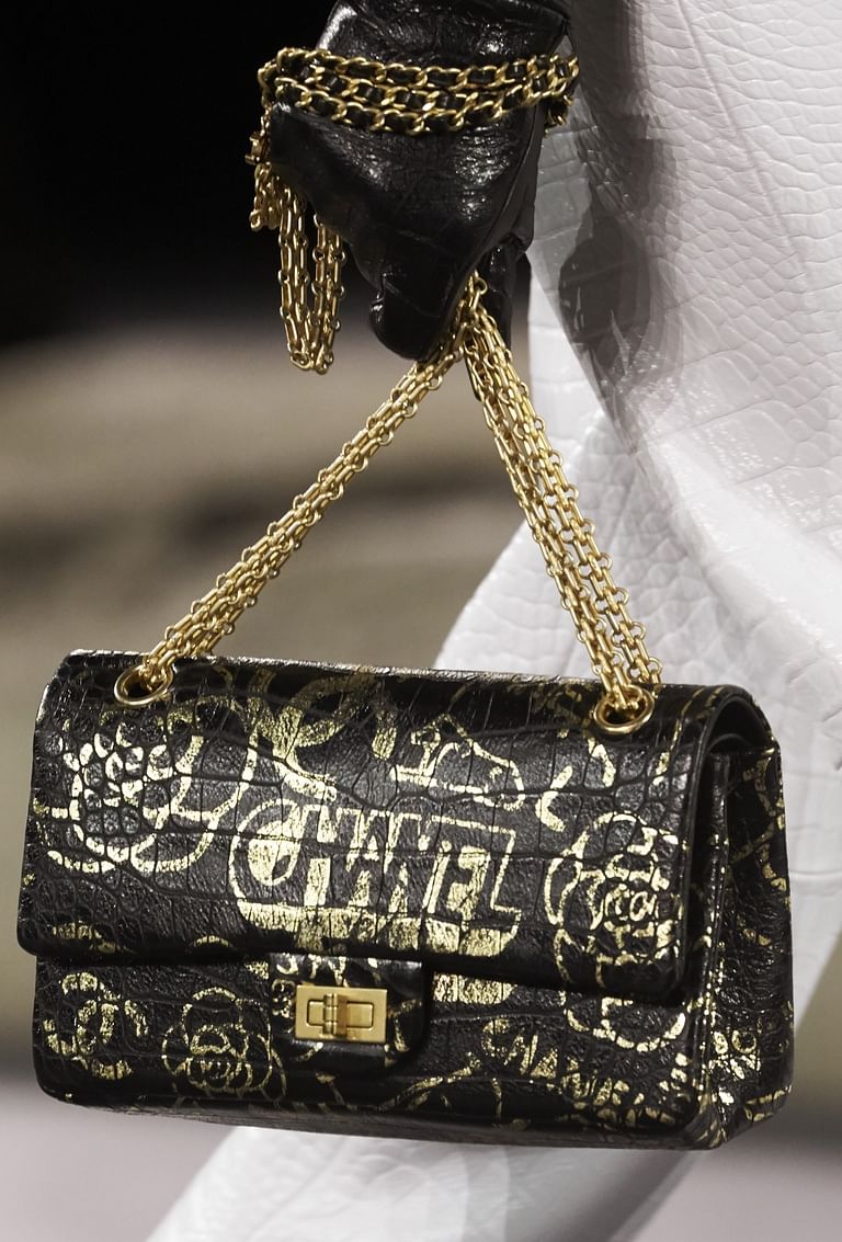chanel classic handbag medium