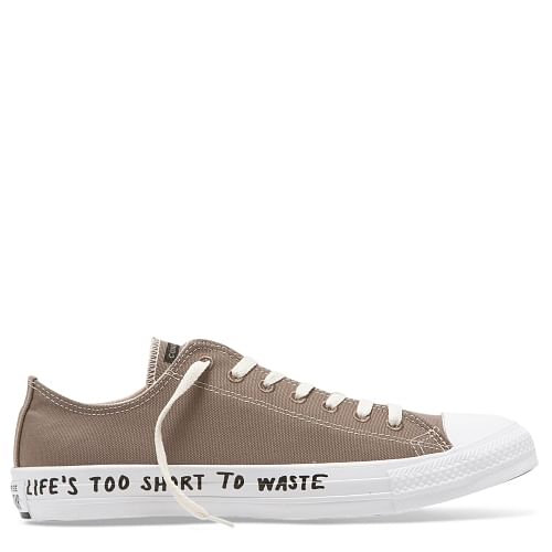 Converse life too 2024 short to waste