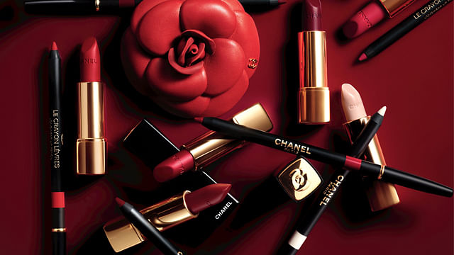 Chanel Camelia Rouge Metal (607) Rouge Allure Luminous Intense Lip