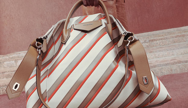 Givenchy's New Antigona Soft Is A Chic Vote For The Maxi Bag