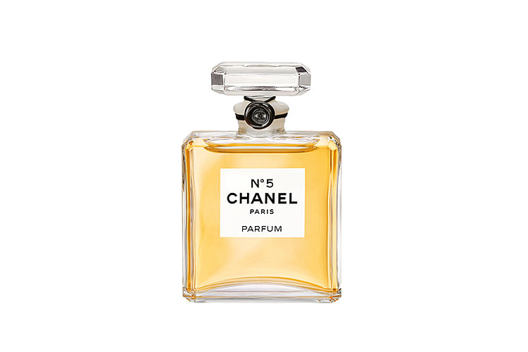CHANEL - A new, radiant interpretation, GABRIELLE CHANEL Parfum reveals an  intense floral heart that elevates Grasse tuberose and is enhanced by notes  of vanilla and sandalwood. For a sensual fragrance that