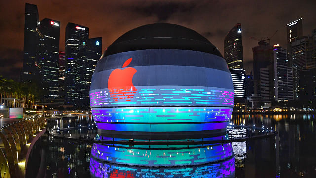 We Got A Tour Inside The World's First Floating Apple Store, Which Opens  Sep 10 At Marina Bay Sands - TODAY