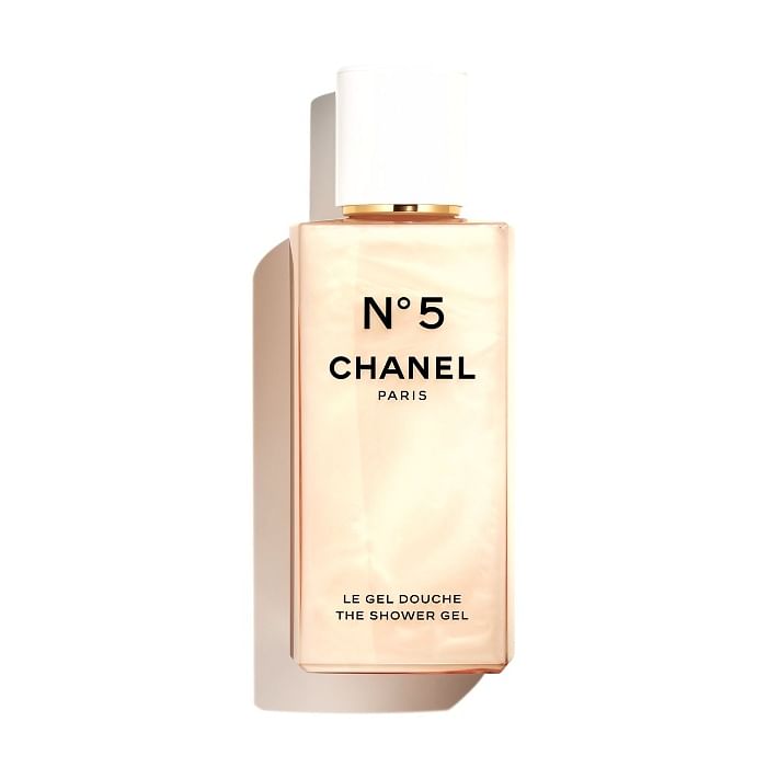 The Chanel Beauty Holiday Edit Is Made For Fans Of The Iconic N˚5 Scent
