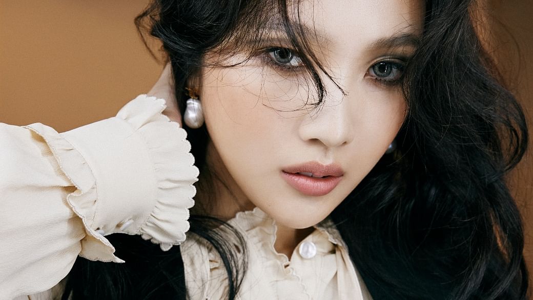 etik modtagende Afslut K-Pop Star Joy From Red Velvet Shines In FEMALE's Nov Edition