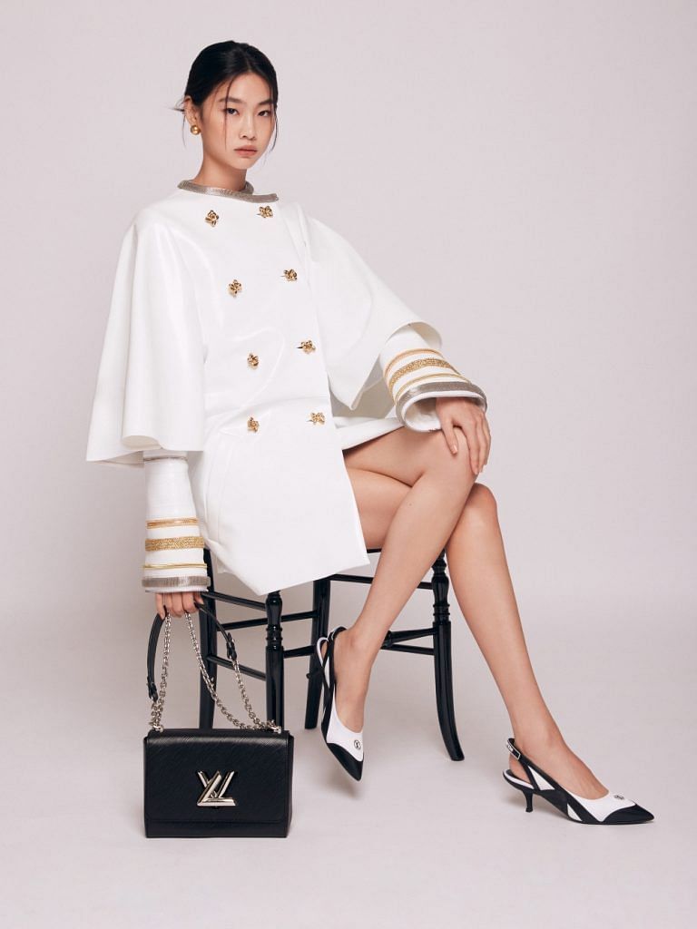 Loạt ảnh sang chảnh cuốn hút của Jennie trong bộ ảnh mới của Chanel
