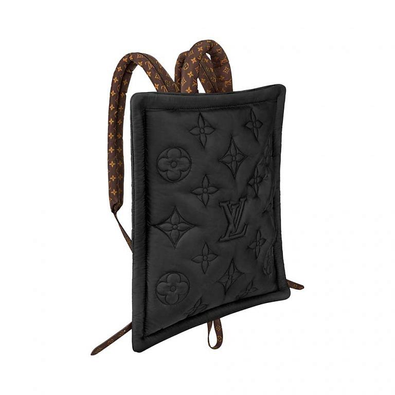 Branded Lv's Pillow Bags Are Stylish and Gucc'i's Attractive