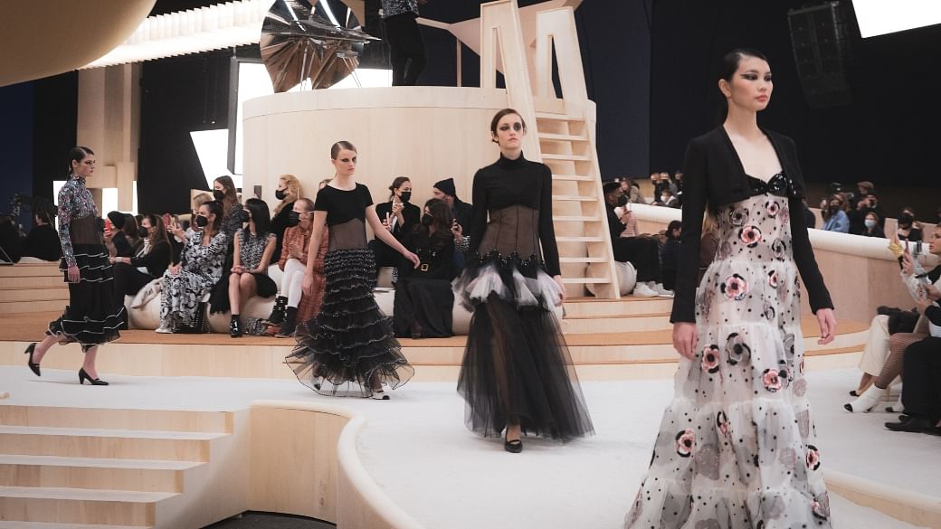 Your Cheat Sheet To The Chanel Spring/Summer 2022 Show