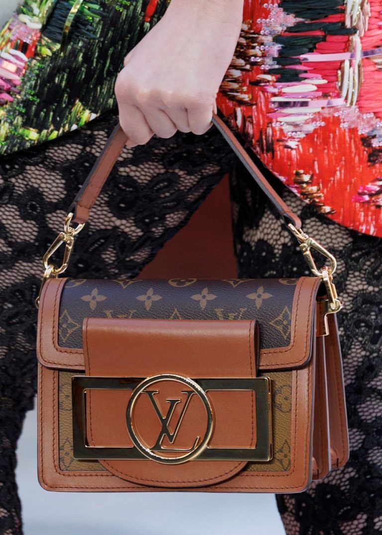 LOUIS VUITTON MINI DAUPHINE 1 YEAR UPDATE & REVIEW