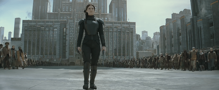 In New Hunger Games Mockingjay Trailer Katniss Is Out For Revenge 1