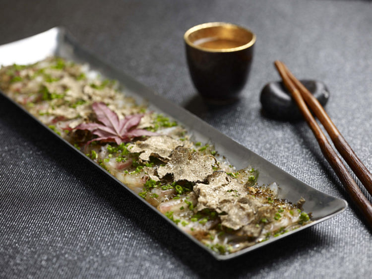 Fat Cow sea bream sashimi with truffle Tai-No-Kuro-Toryufu-