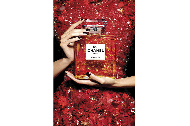 U82 Chanel No5 Miniature Red Eau de Parfum 1.5ml Collectors Editition 50 _01