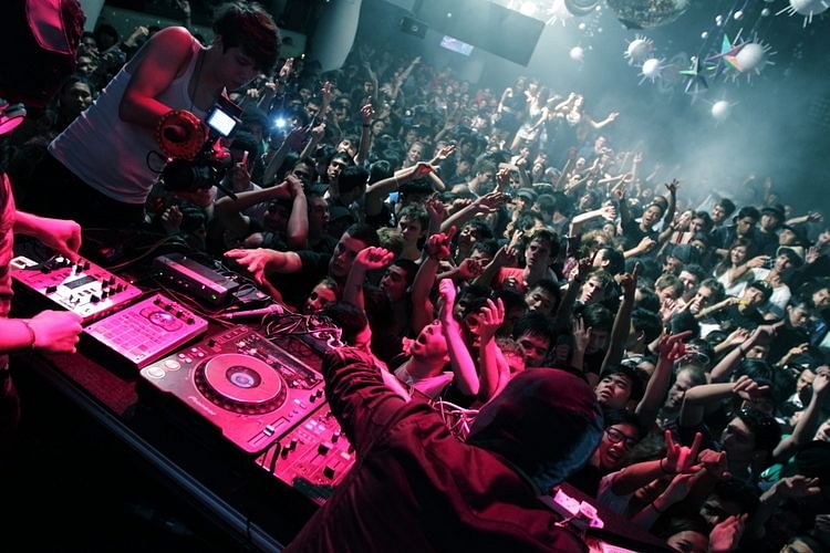 Read One Writer's Fondest Memories Of Zouk Club In Singapore - Female