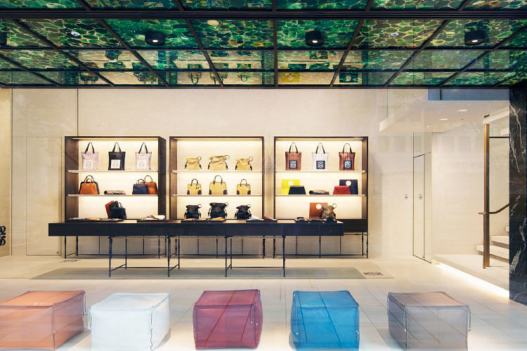 Loewe paragon outlet