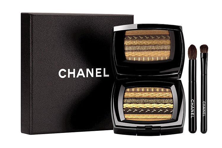 This Chanel Limited Edition Eyeshadow Is Super Gorgeous - Female