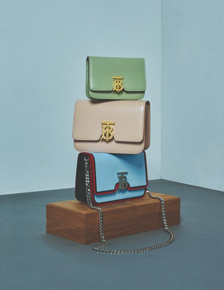 Burberry clearance purses 2019