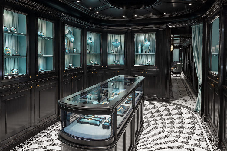 Gucci Moves Into Place Vendome With A High Jewellery Collection